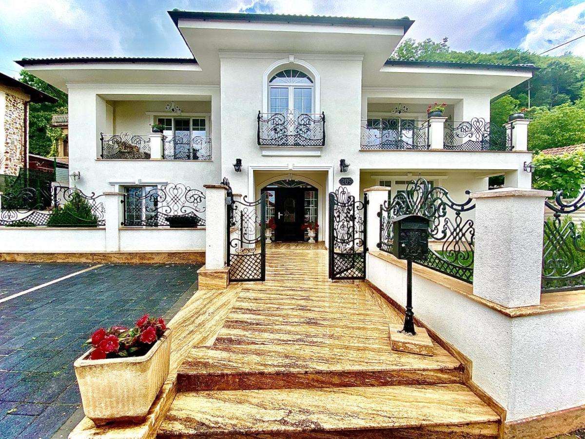 Sarada Boutique Luxury Apartment Ντέβα Εξωτερικό φωτογραφία